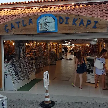 Ice Cloud Butik Bed and Breakfast Αλακάτι